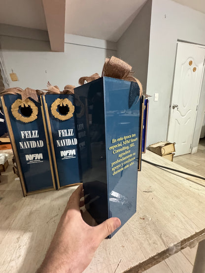 Vinera personalizada en acrilico y madera