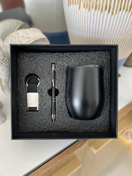 Vaso negro con lapicero y llavero personalizado