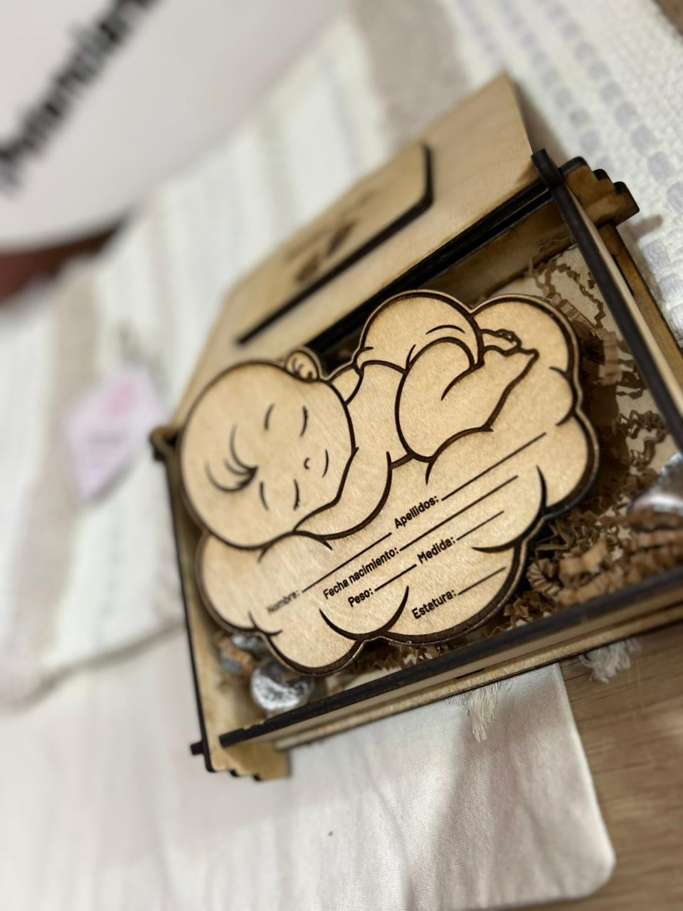 Caja personalizada en madera nacimiento bebe