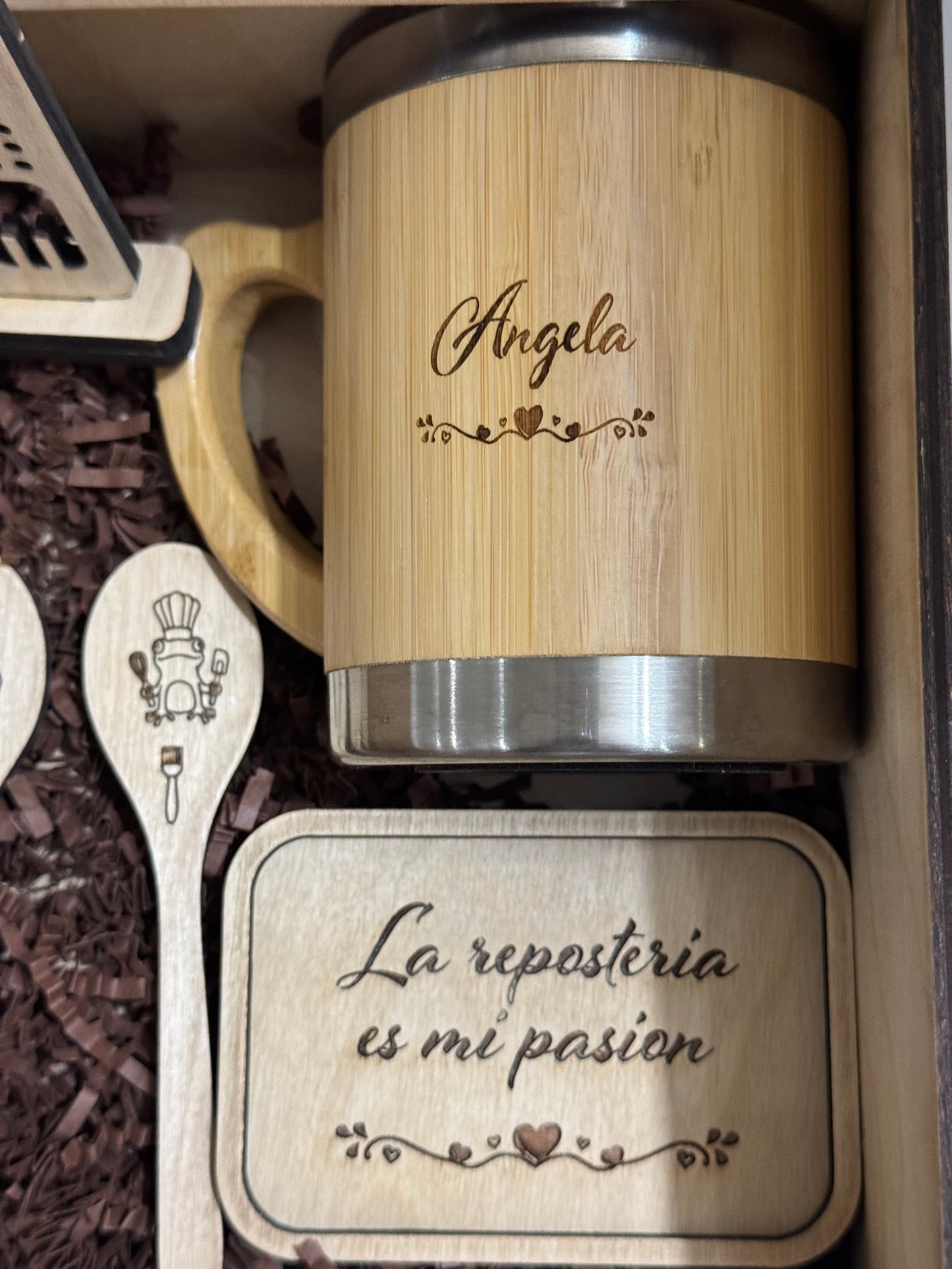 Caja con set personalizado en madera