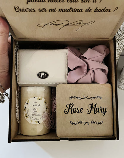 Caja de regalos personalizada en madera
