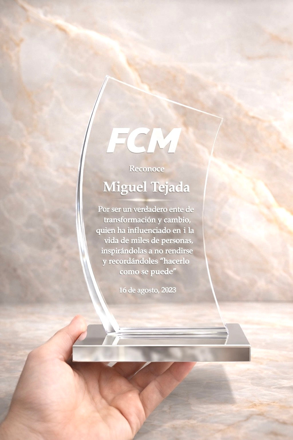 Placa de reconocimiento transparente