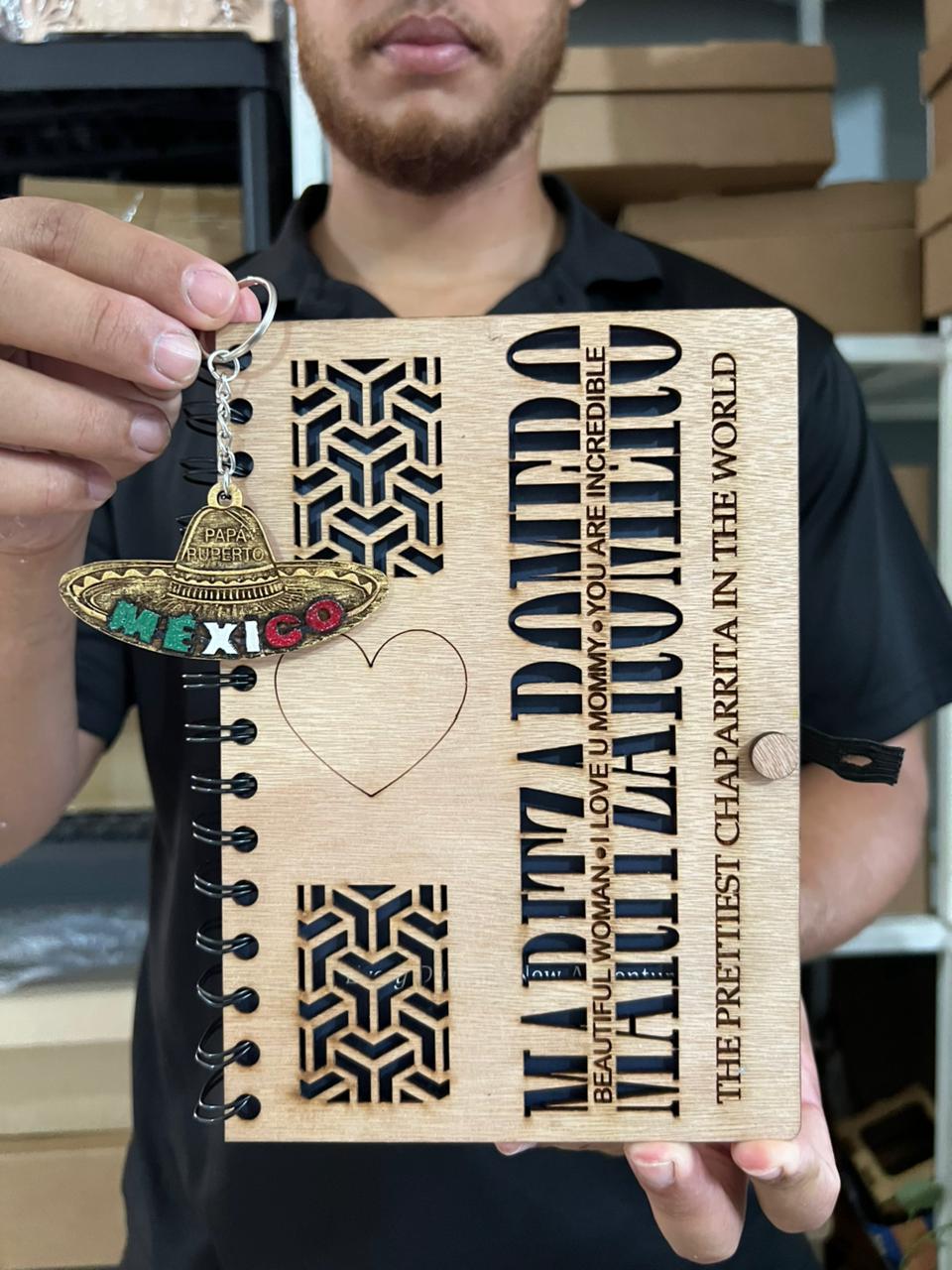 Libreta personalizada en madera