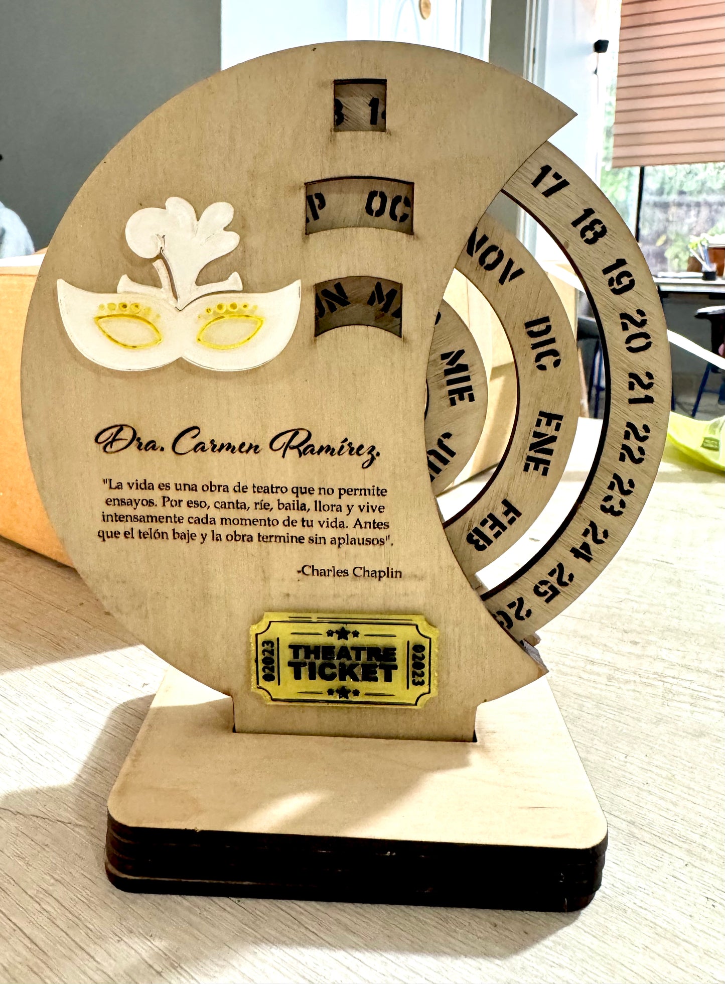 Calendario personalizado en madera regalo