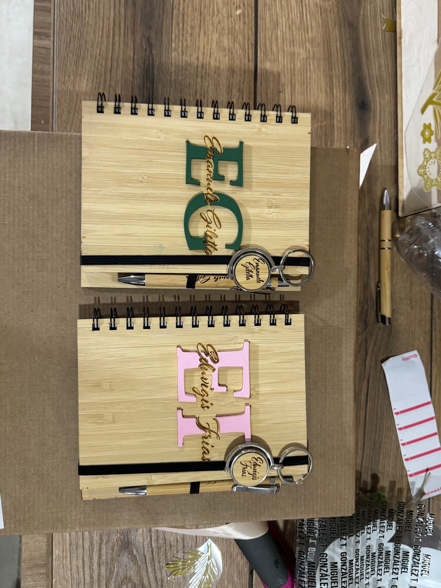 Libreta personalizada con llavero y lapicero