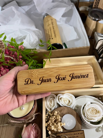 Porta lapicero personalizado con grabado en madera