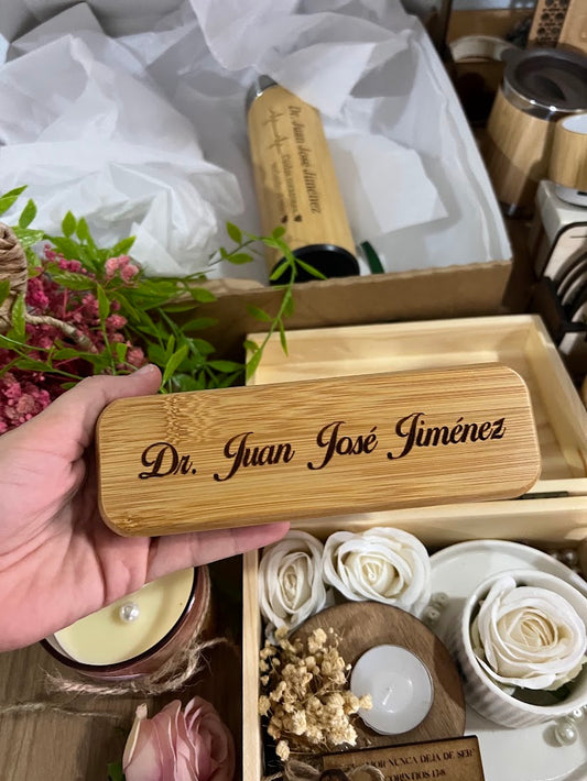 Porta lapicero personalizado con grabado en madera
