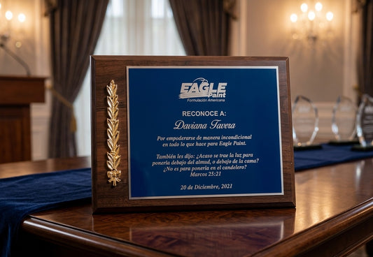 Placa de reconocimiento con fondo azul personalizada