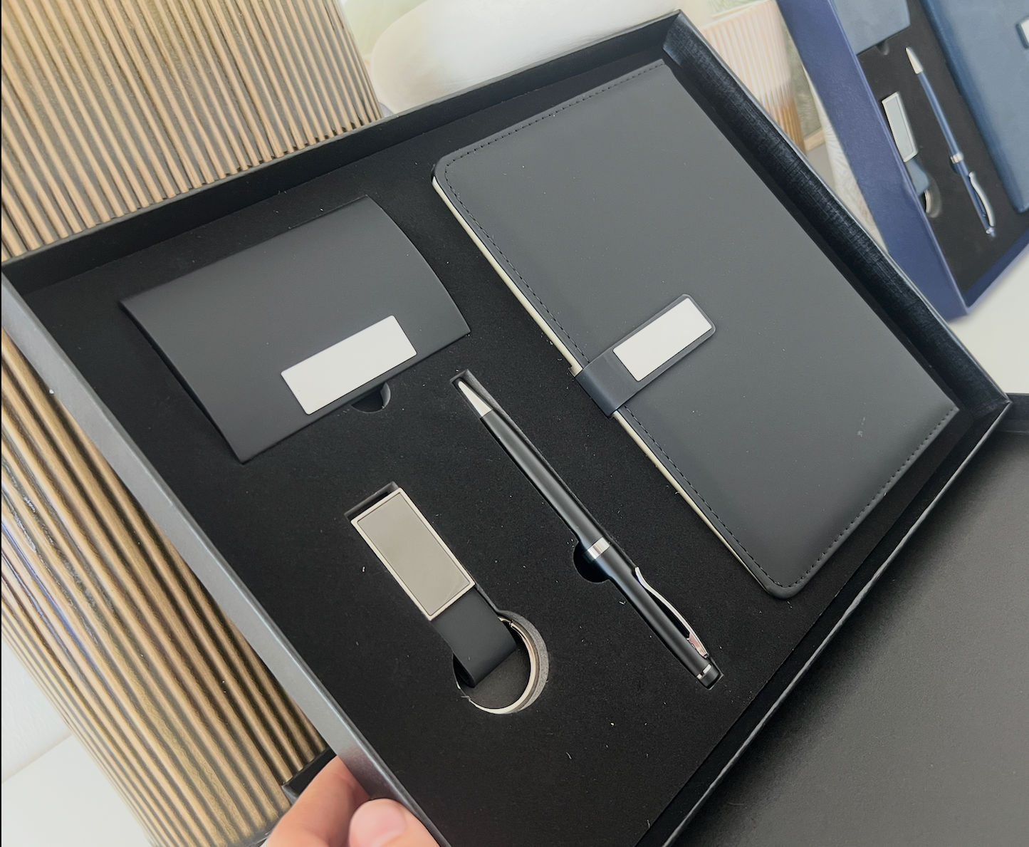 Set Ejecutivo Corporativo: Agenda, Bolígrafo, USB y Tarjetero