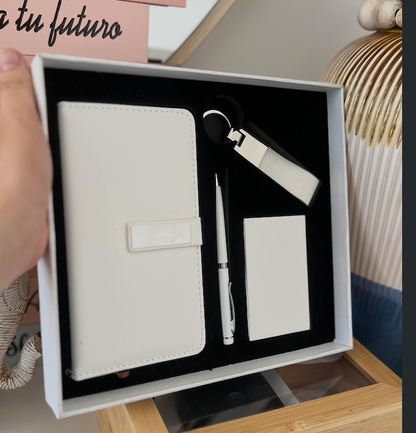 Set Ejecutivo Corporativo Blanco: Libreta, Bolígrafo, Llavero y Tarjetero