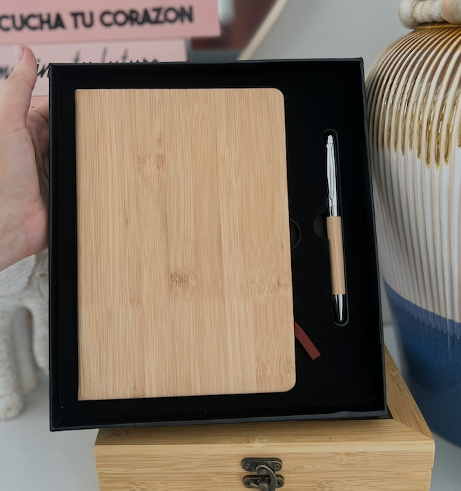 Set Ejecutivo Bamboo: Libreta y Bolígrafo Ecológico