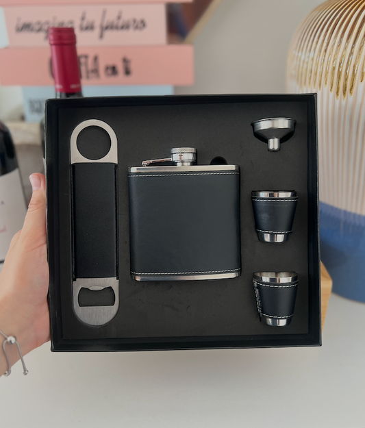 Set Petaca Whisky para Hombre: Petaca, 2 Vasos Shot, Destapador y Embudo