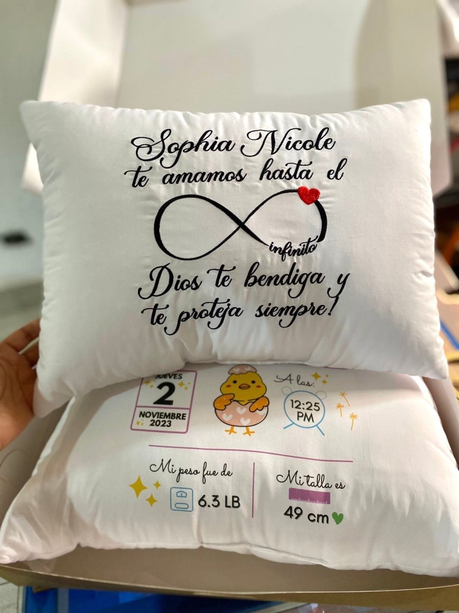 Almohada cuadrada con bordado y texto personalizada para regalo - Felt Craft RD