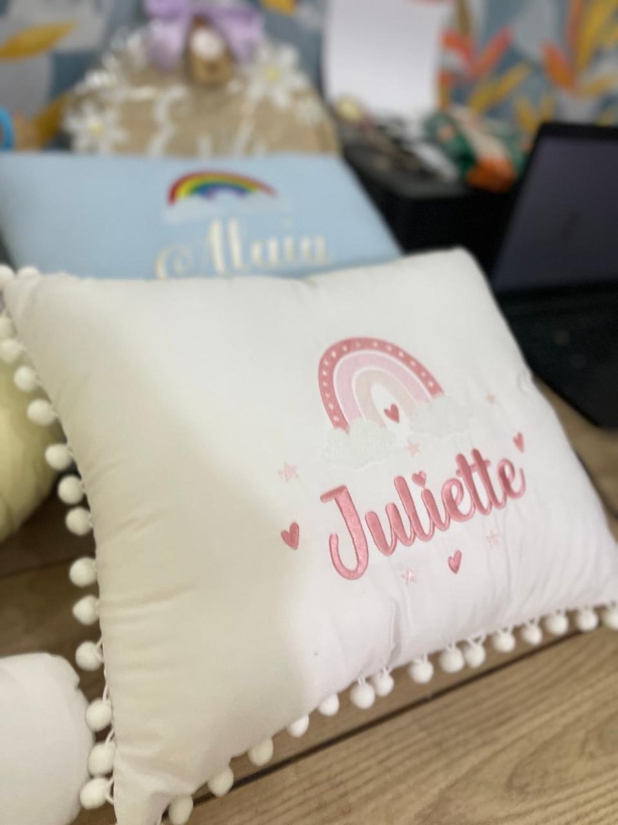 Almohada personalizada con bordado para regalo de niño - Felt Craft RD