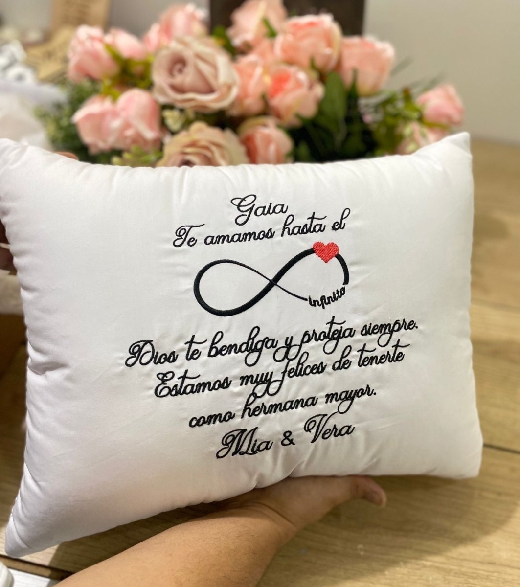 Almohada personalizada con bordado para regalo de niño - Felt Craft RD