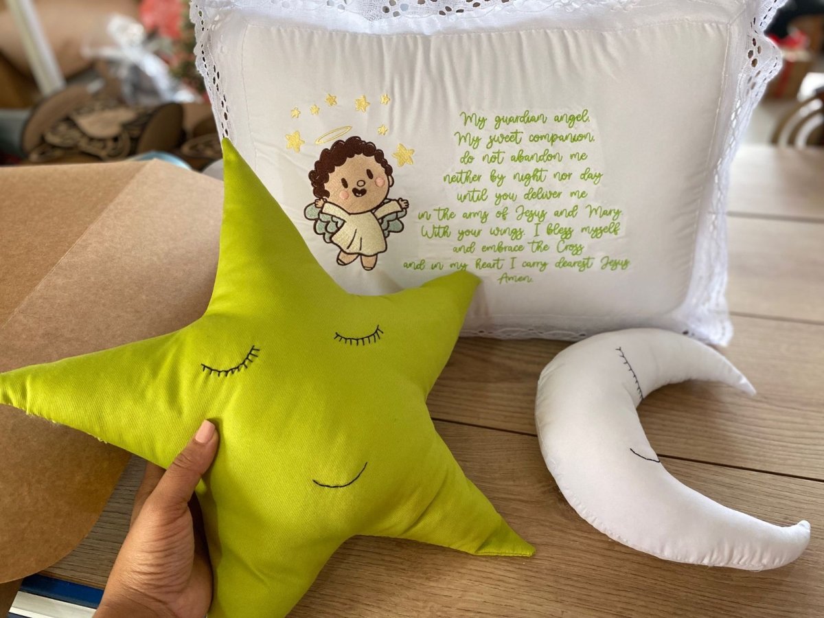 Almohadas forma de estrella para habitación del bebe - Felt Craft RD