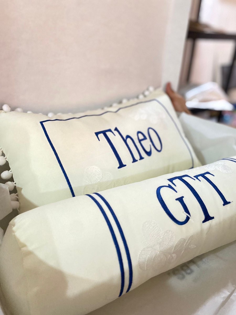 Almohadillas personalizadas para cuna en colores blanco y azul - Felt Craft RD