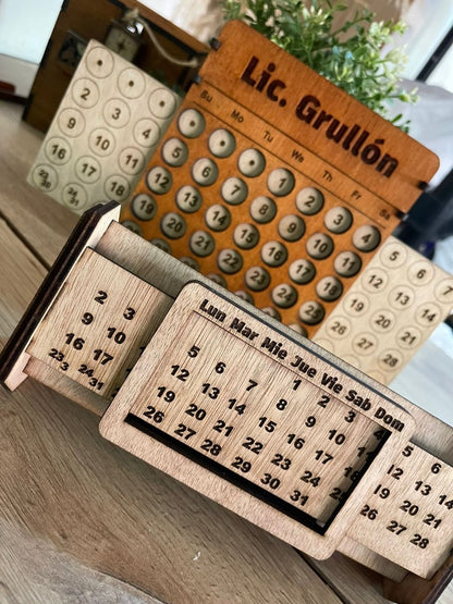 Big Wooden calendar - Felt Craft RD