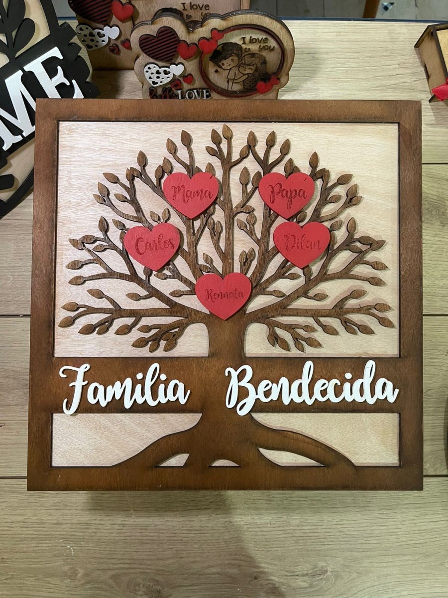 Colgante familiar en madera personalizado