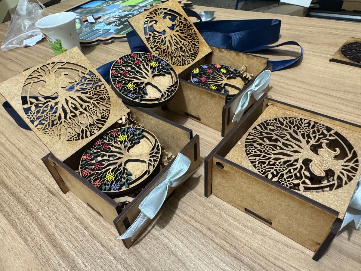 Boda souvenir cajas en madera con iniciales - Felt Craft RD