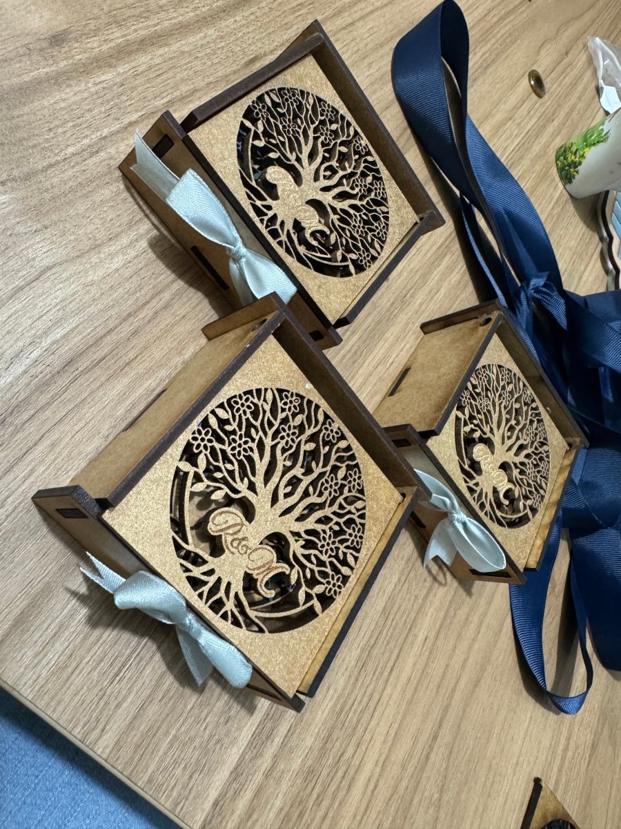 Boda souvenir cajas en madera con iniciales - Felt Craft RD