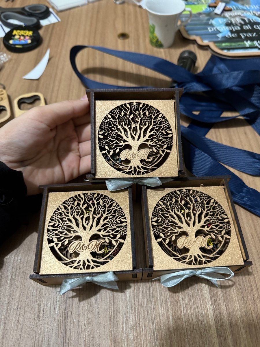 Boda souvenir cajas en madera con iniciales - Felt Craft RD