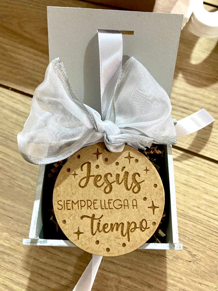 Caja con llavero personalizada para bodas de madera con lazo - Felt Craft RD