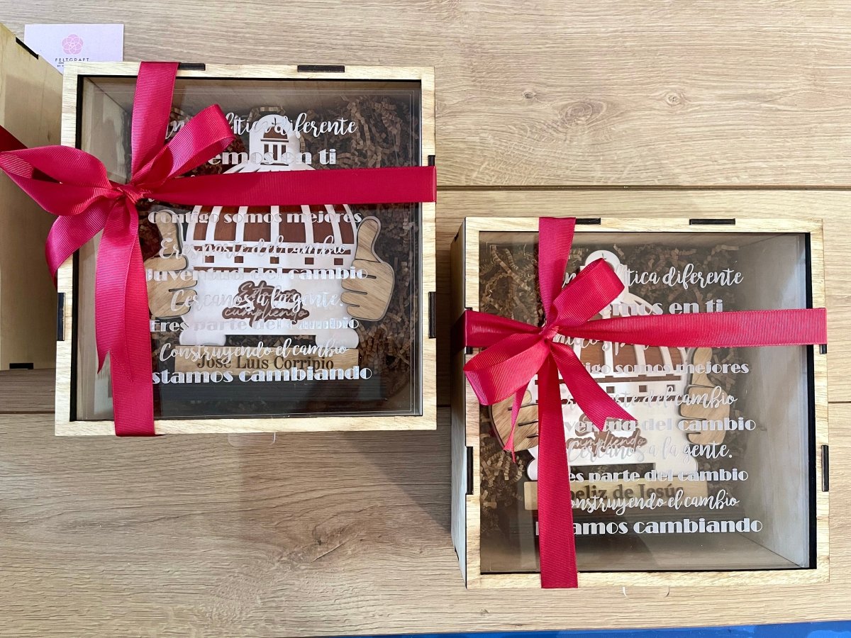 Caja de madera con tapa acrílico personalizada para eventos - Felt Craft RD