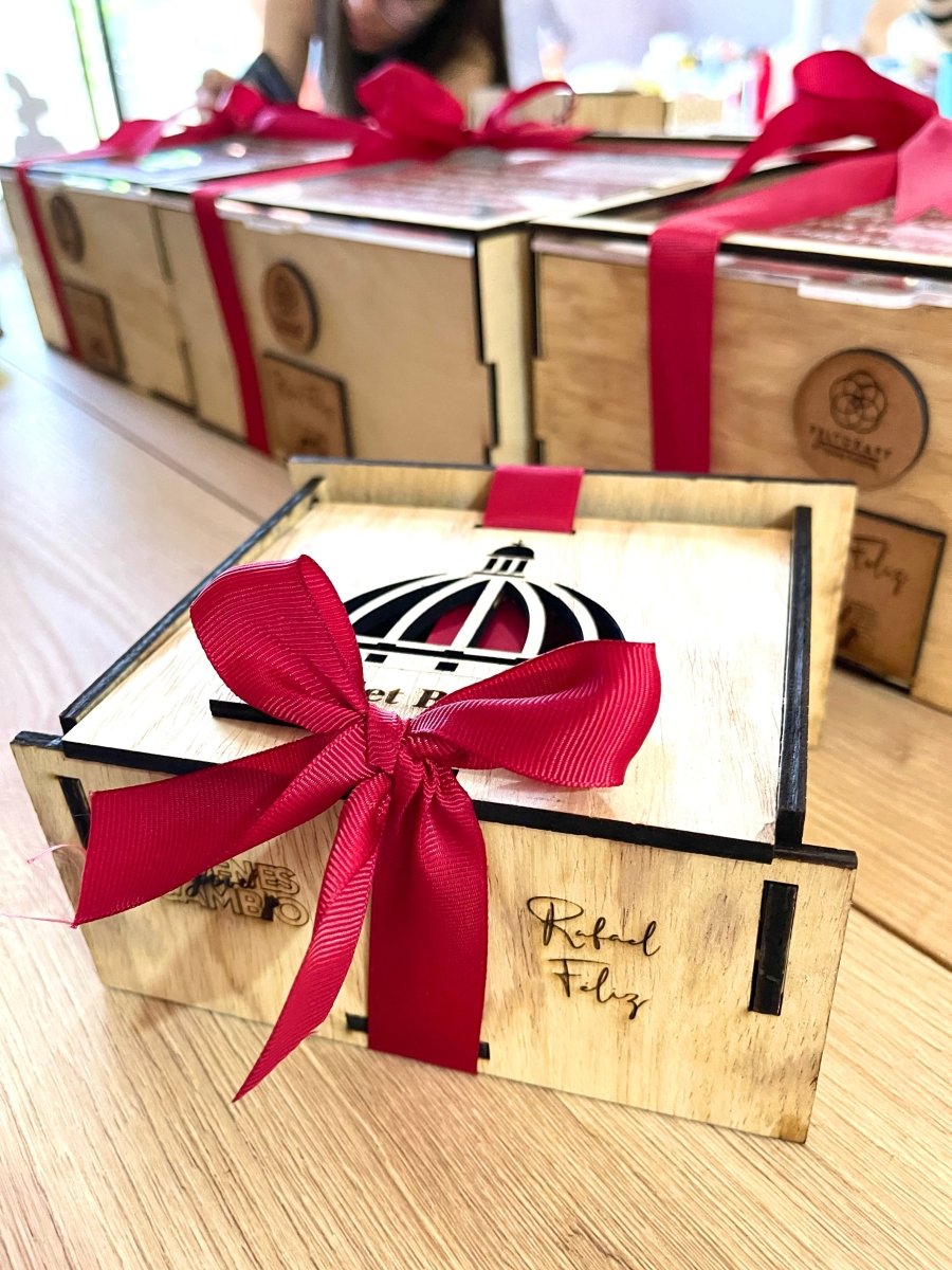 Caja personalizada de madera para regalo República Dominicana - Felt Craft RD