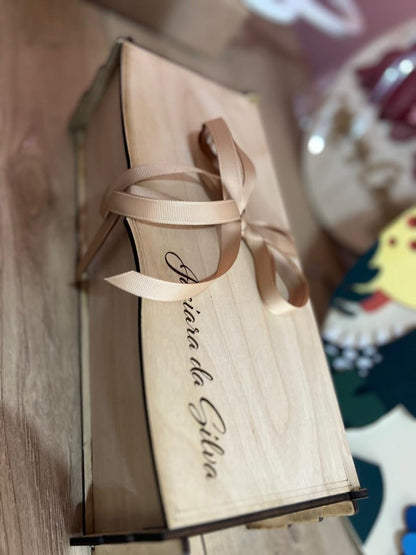 Caja de regalo en madera natural con diseño minimalista – Feltcraft RD