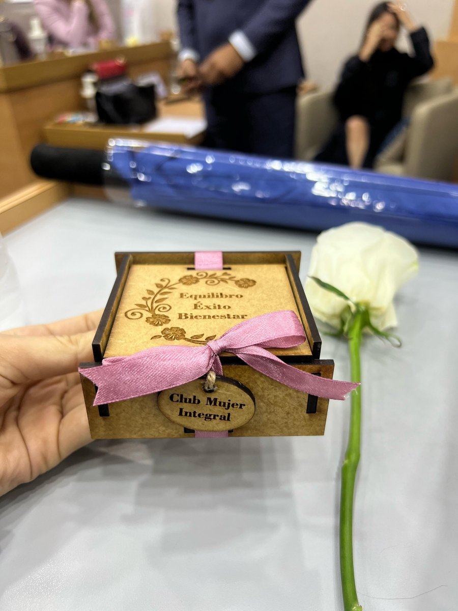 Cajita souvenir madera personalizada - Felt Craft RD