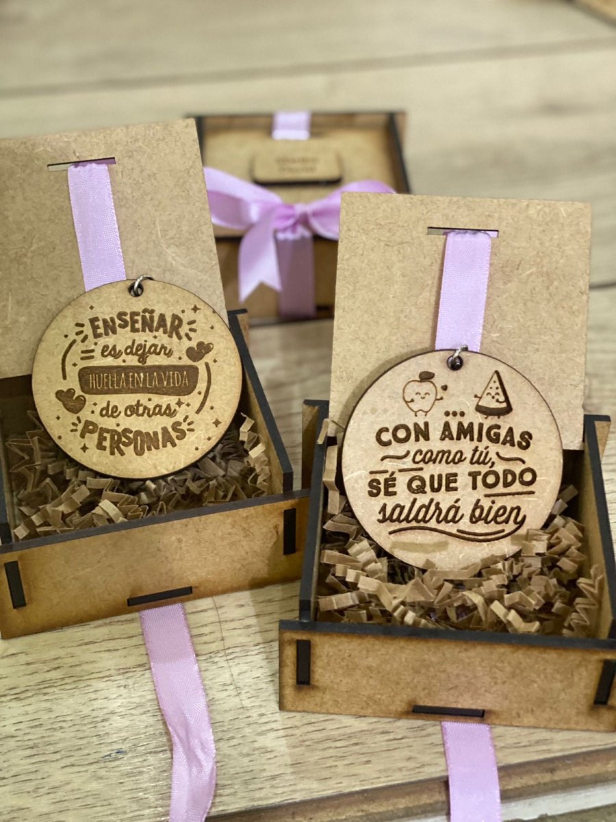 Escuela Maestros Recuerdos Gift Box - Felt Craft RD