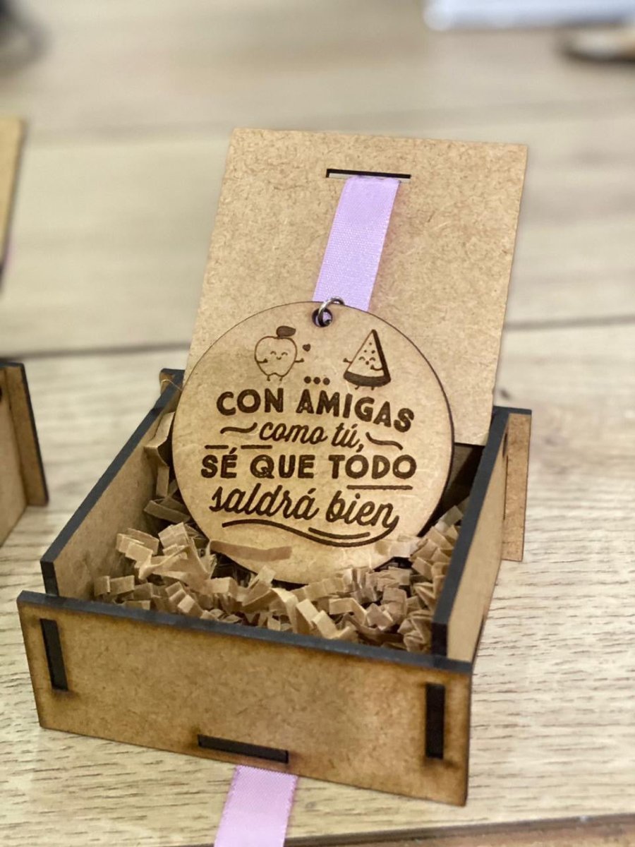 Escuela Maestros Recuerdos Gift Box - Felt Craft RD