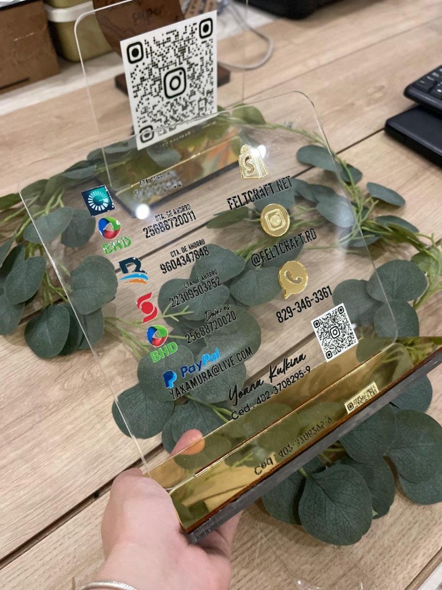 Display con QR para negocios y mostradores