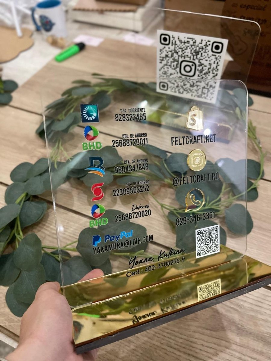 Display con QR para negocios y mostradores