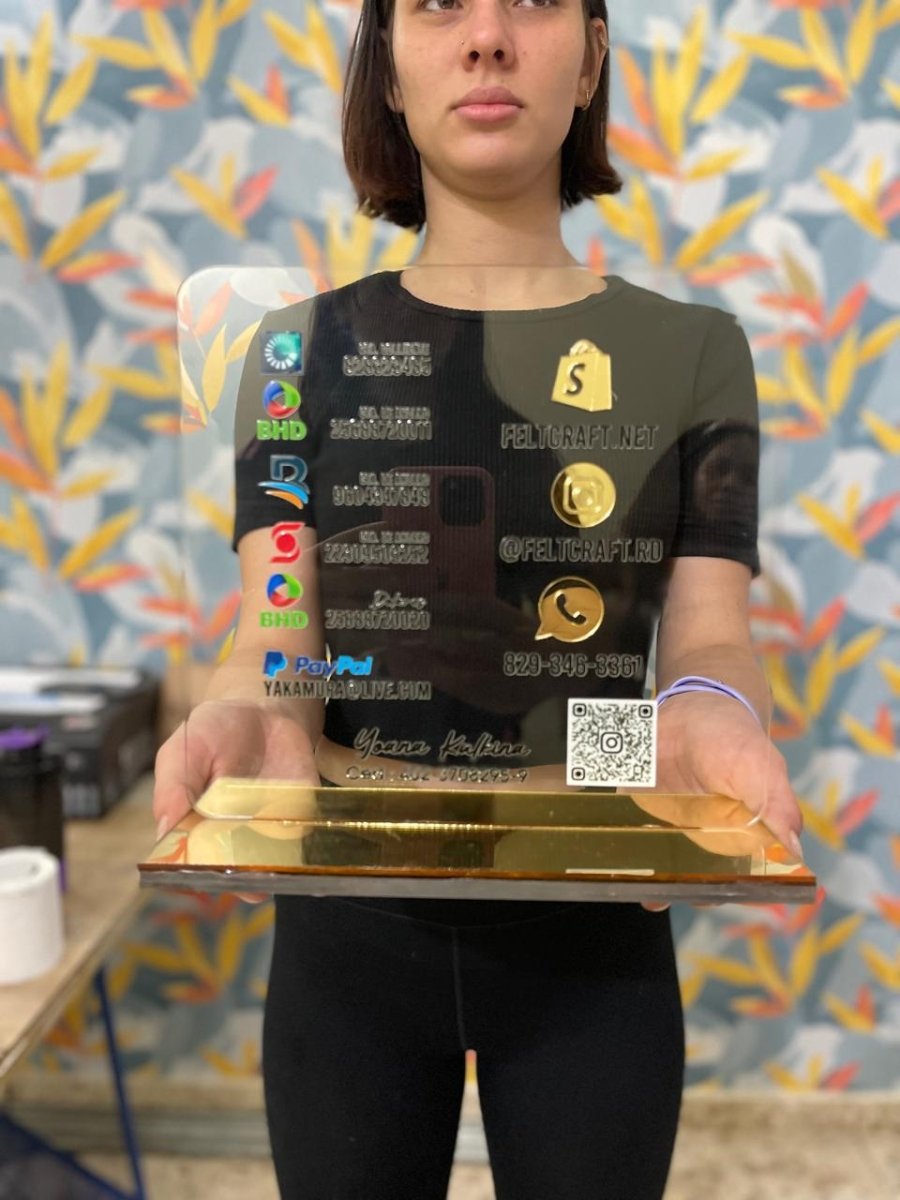 Display con QR para negocios y mostradores