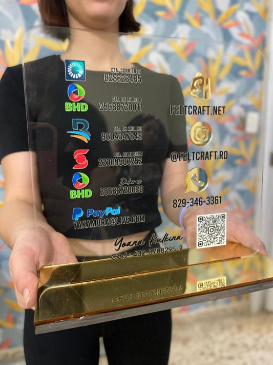 Hablador con QR personalizado en acrílico