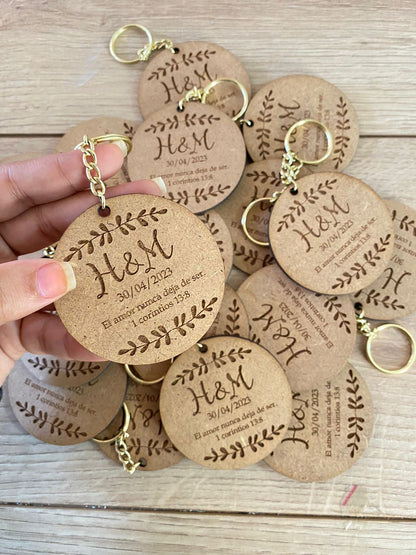 Souvenir de Llaveros personalizados para regalo de boda de madera