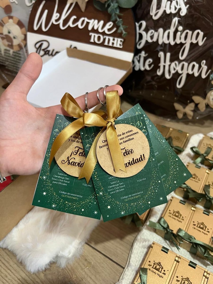 Tarjeta de boda grabada en madera