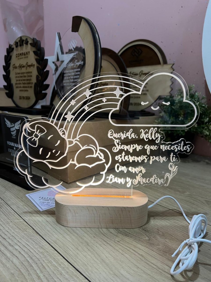 Lámpara LED infantil con base de madera