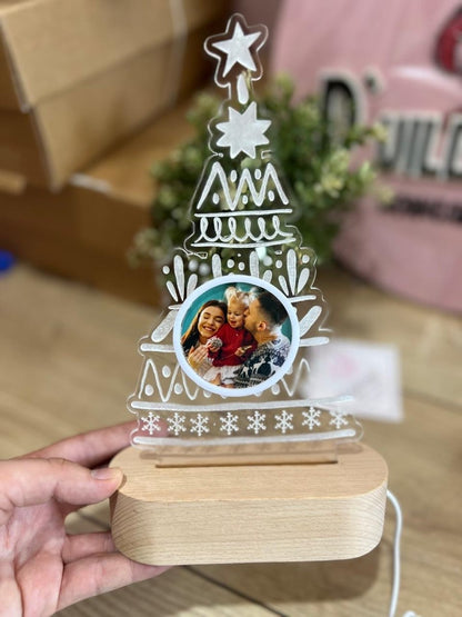 Lámpara LED personalizada ideal para decoración de cuartos y escritorios.