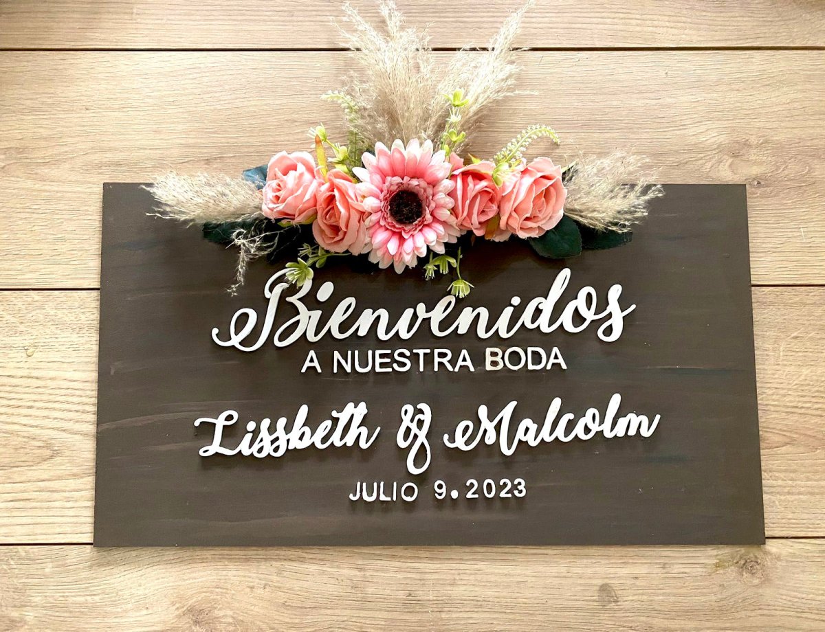 Letrero de Bienvenida para recepción de bodas personalizado de madera con flores - Felt Craft RD