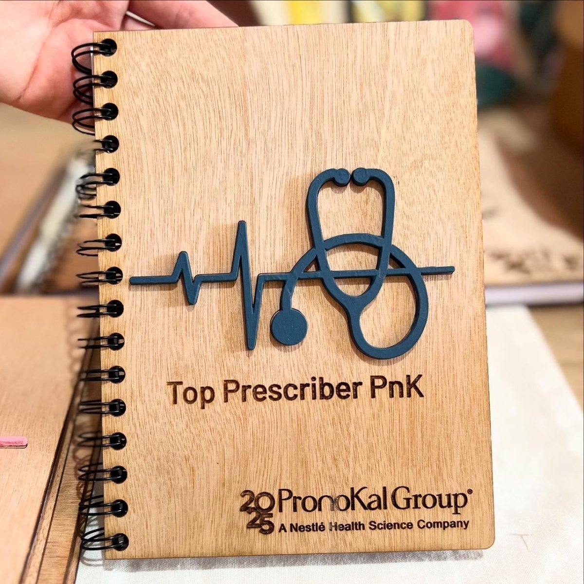 Libreta personalizada en madera - Felt Craft RD