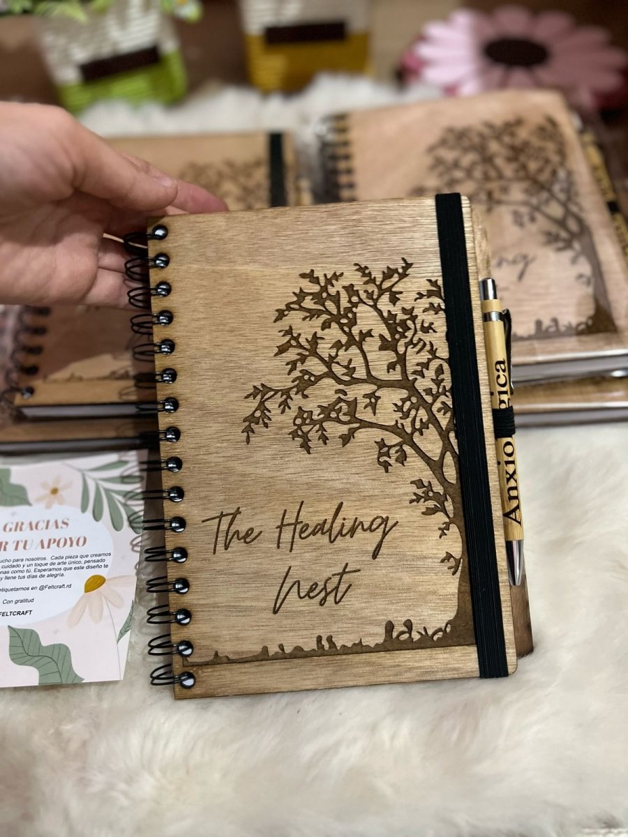 Libreta personalizada grabada con lapicero - Felt Craft RD