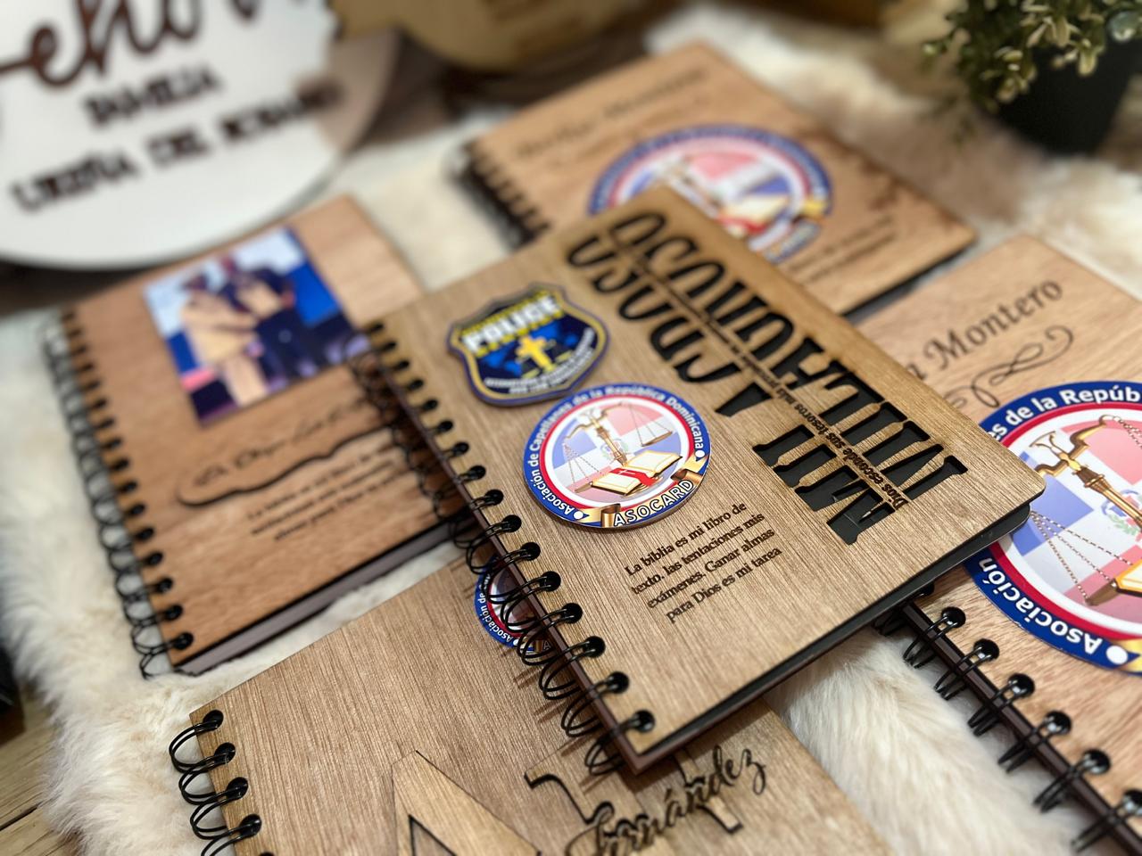 libretas personalizadas en madera