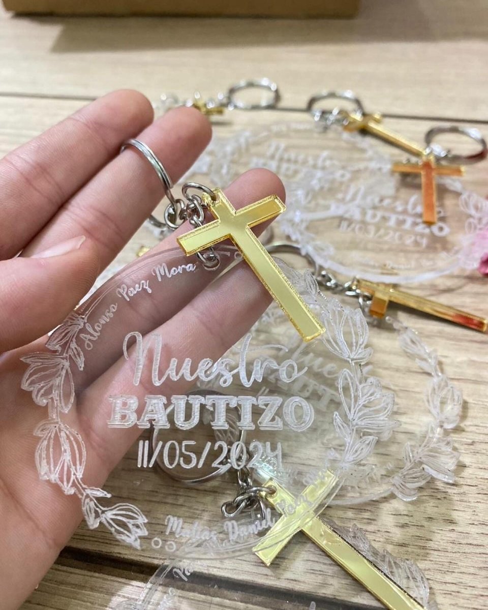 Llavero personalizado para regalo de bautizo de madera en Santo Domingo - Felt Craft RD