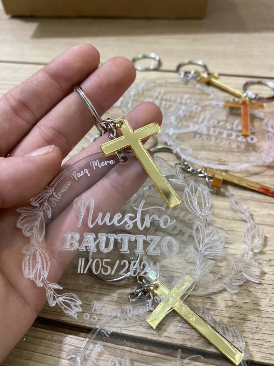 Llavero personalizado para regalo de bautizo de madera en Santo Domingo - Felt Craft RD