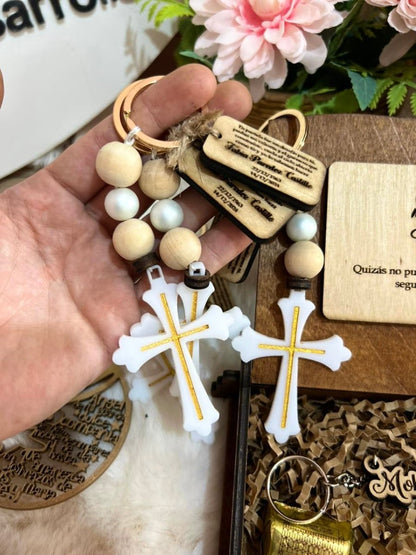 Llavero religioso en madera personalizado para iglesias.