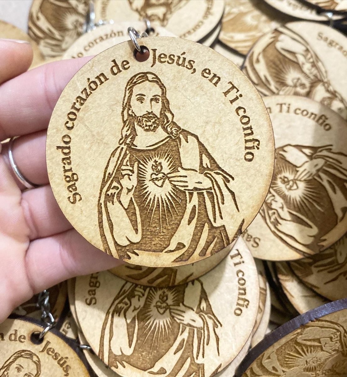 Llaveros cristianos en madera personalizados - Felt Craft RD