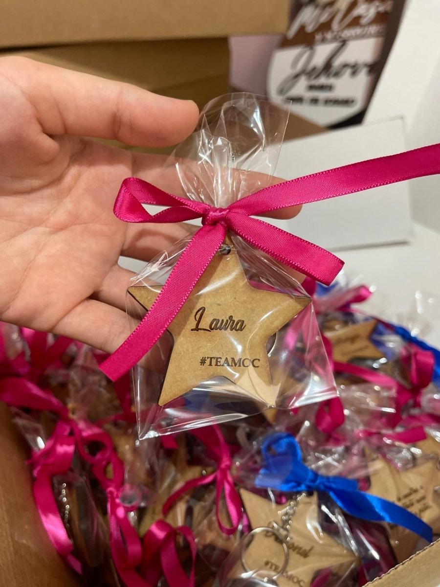 Llaveros estrella en madera grabados - Felt Craft RD